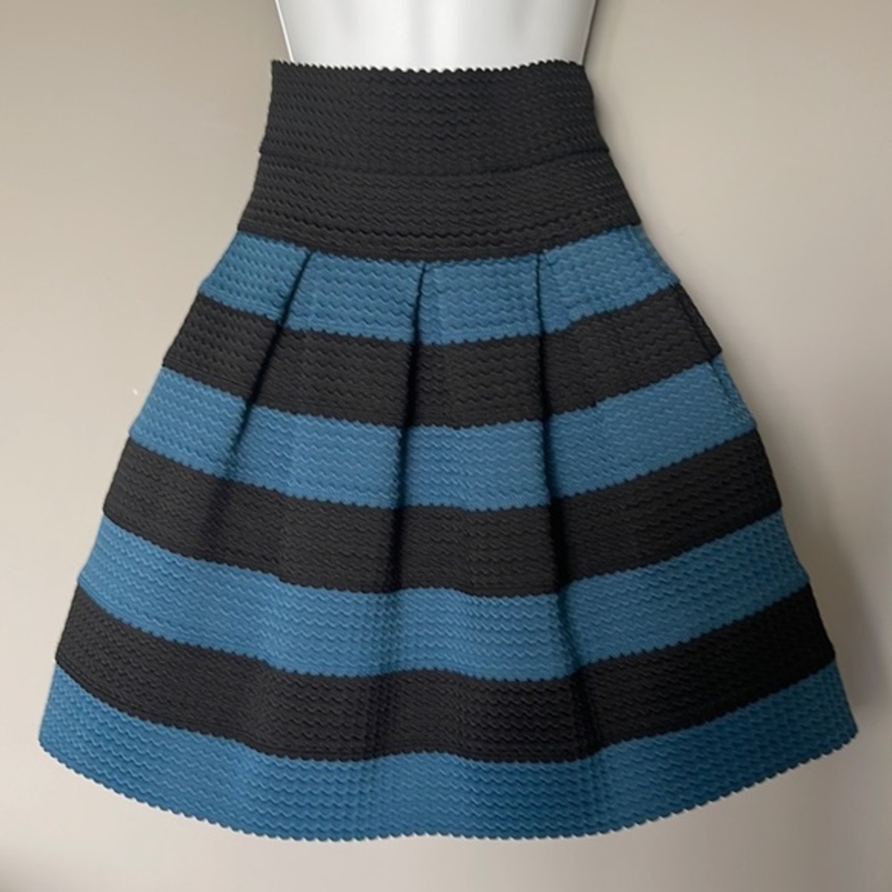 High waisted skirt